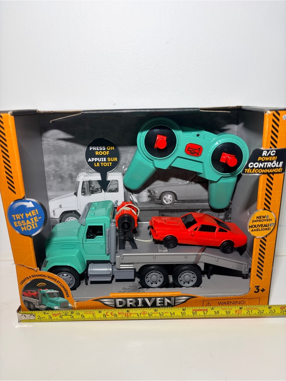 DRIVEN by Battat R/C Tow Truck with Toy Car Remote Control